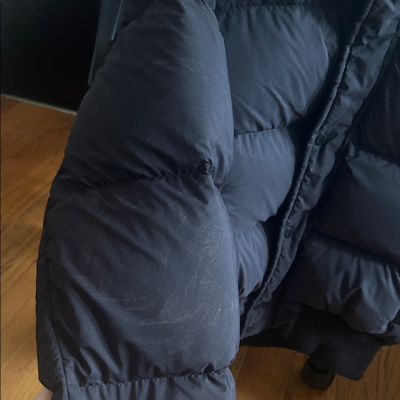 Aritzia Black Shorty Superpuff - Picture 2 of 4